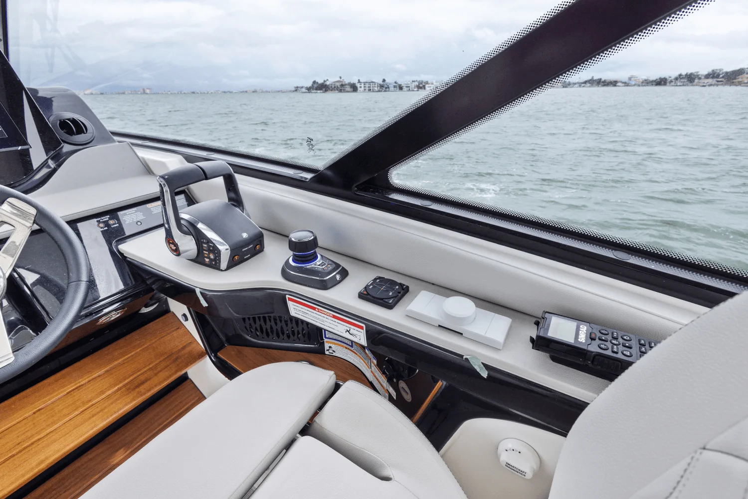 2025 Sea Ray Sundancer 370 Outboard Image Thumbnail #58