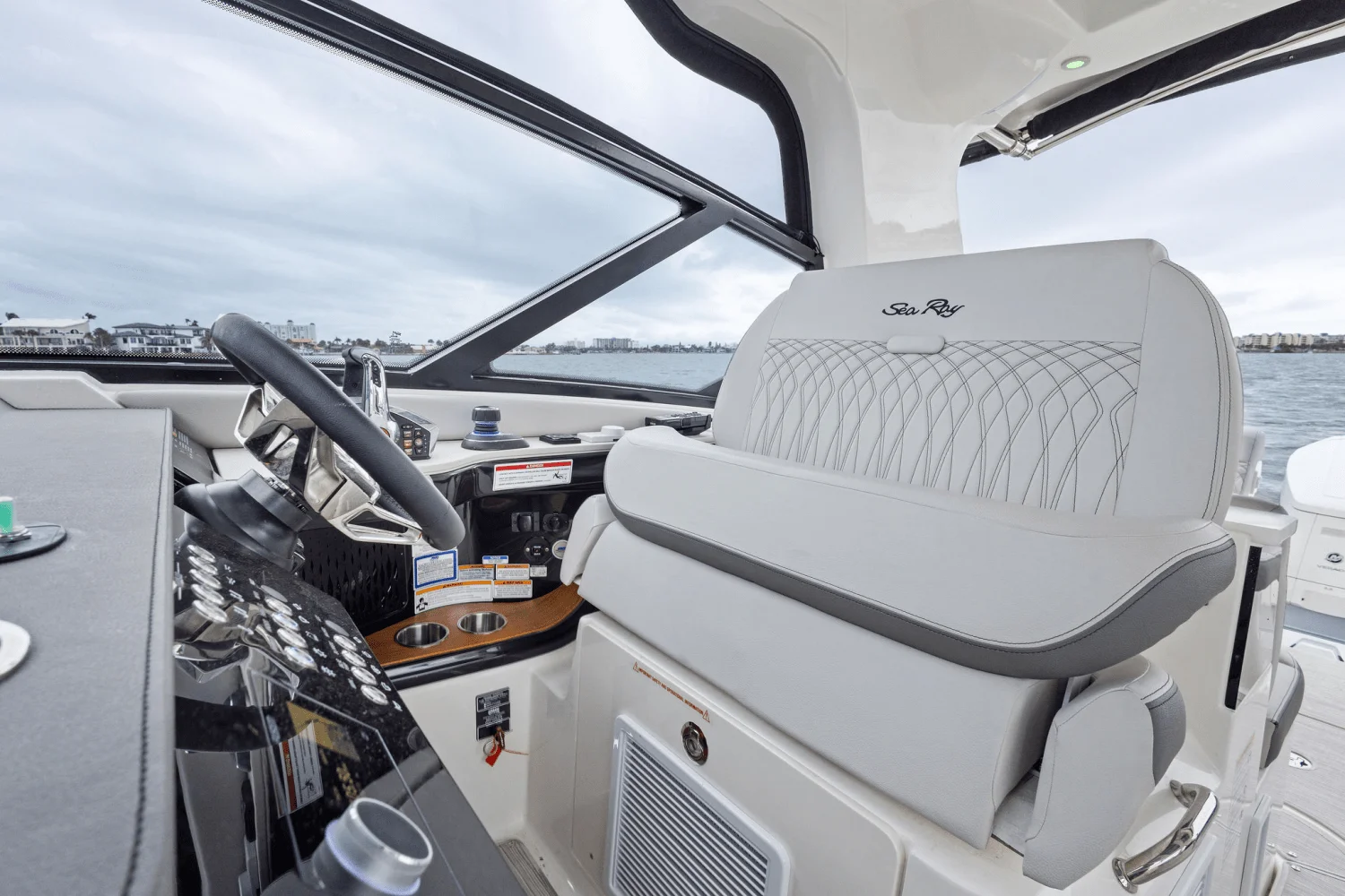 2025 Sea Ray Sundancer 370 Outboard Image Thumbnail #55