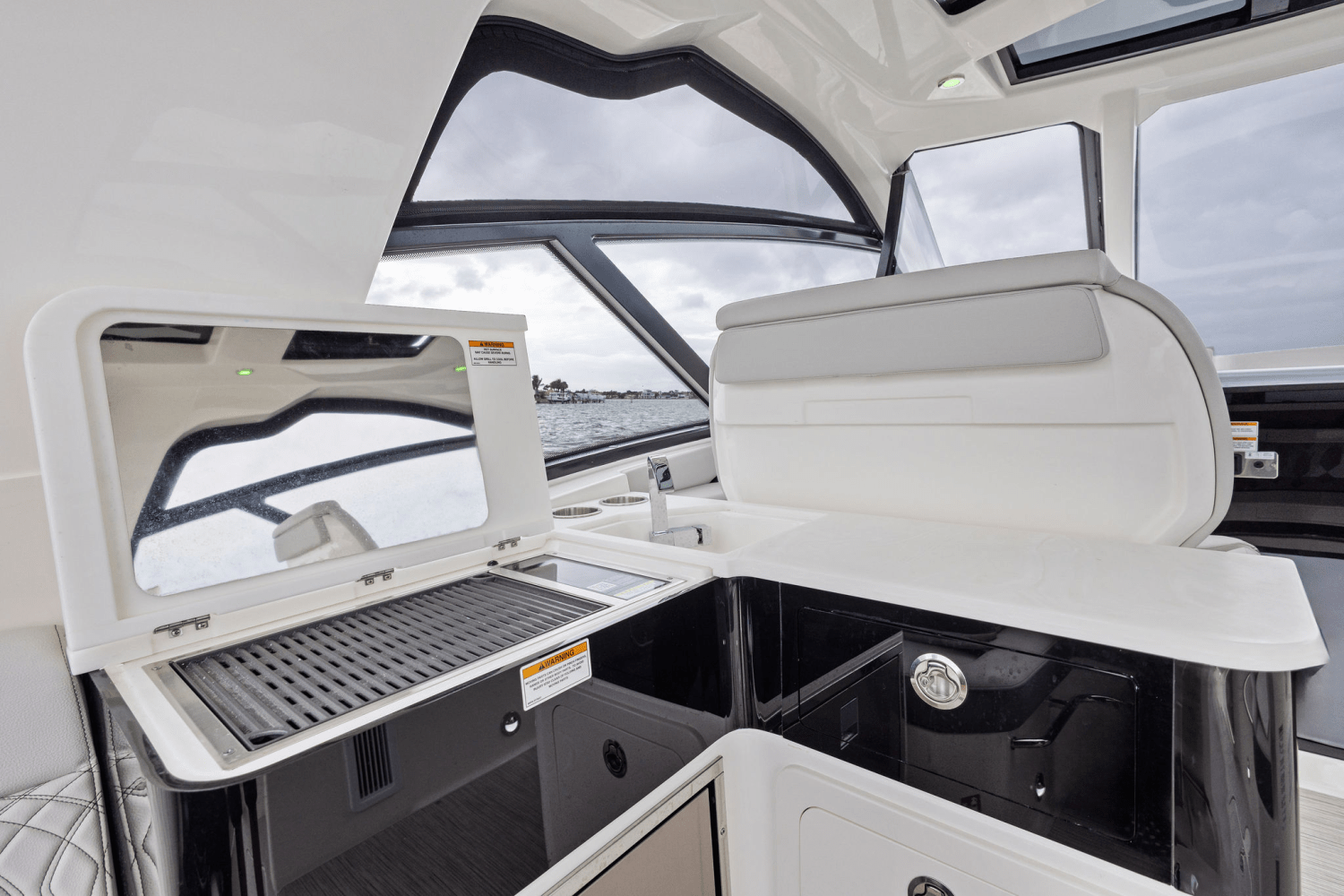 2025 Sea Ray Sundancer 370 Outboard Image Thumbnail #63