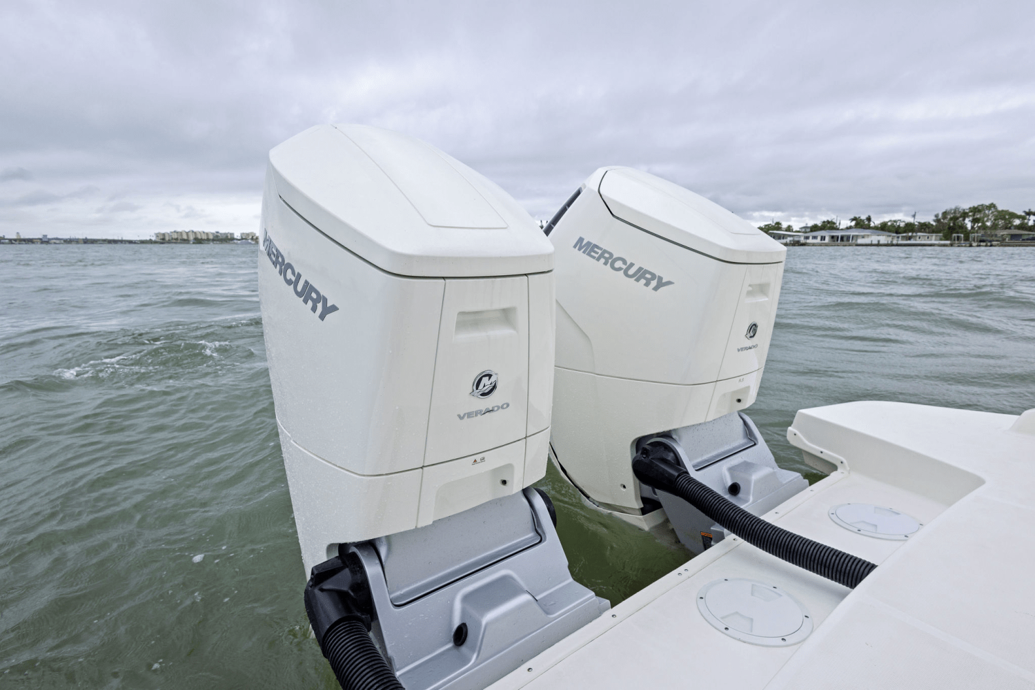 2025 Sea Ray Sundancer 370 Outboard Image Thumbnail #64