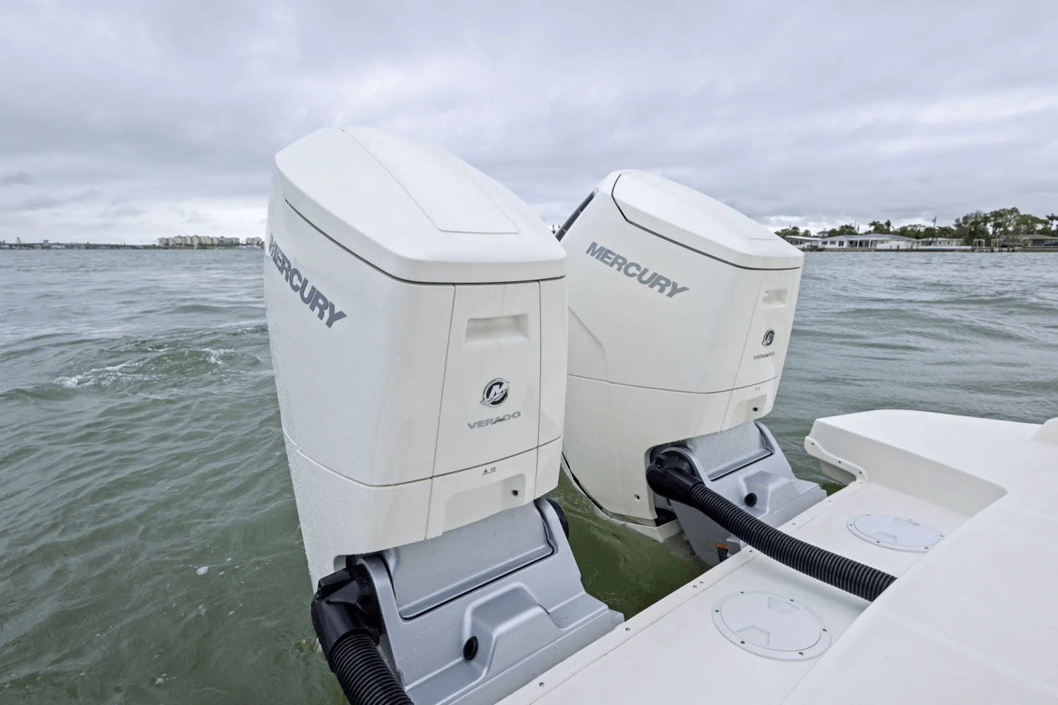 2025 Sea Ray Sundancer 370 Outboard Image Thumbnail #64