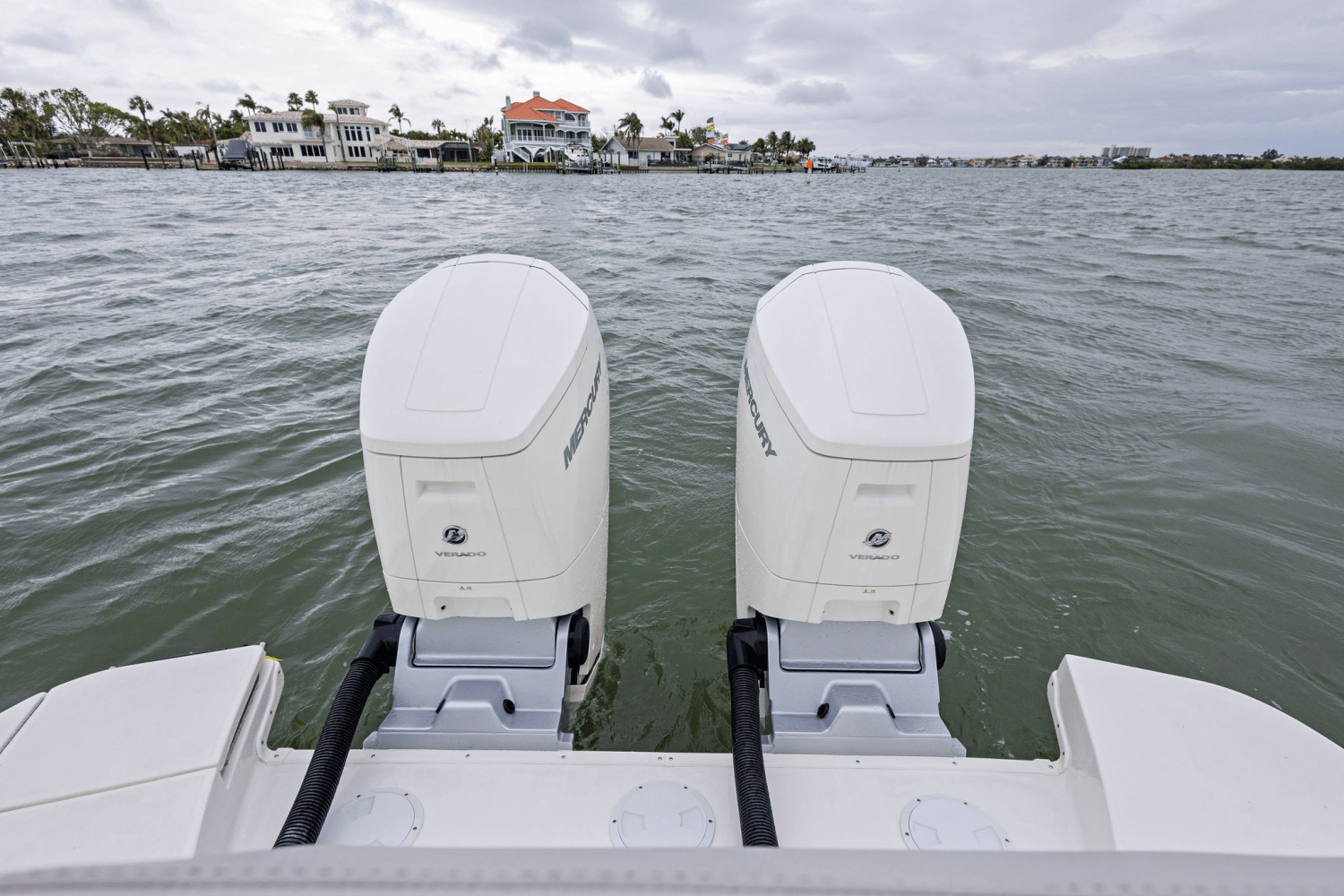 2025 Sea Ray Sundancer 370 Outboard Image Thumbnail #47