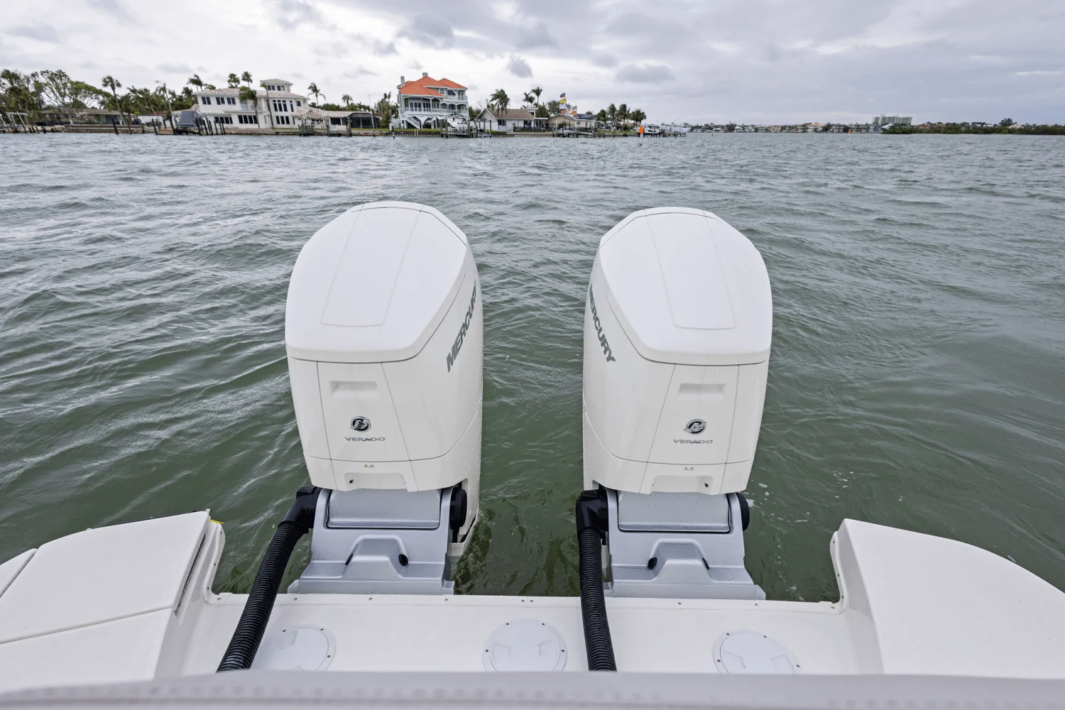 2025 Sea Ray Sundancer 370 Outboard Image Thumbnail #47
