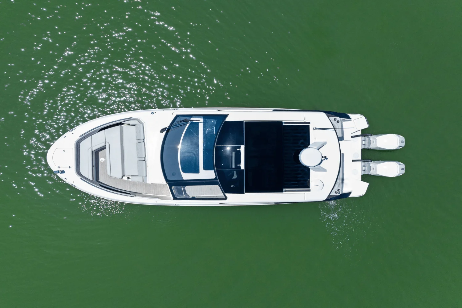 2025 Sea Ray Sundancer 370 Outboard Image Thumbnail #7