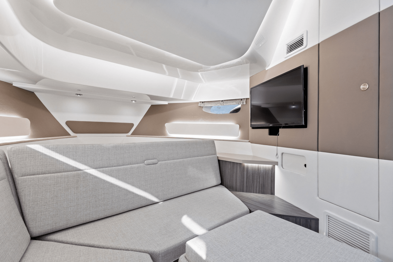 2025 Sea Ray Sundancer 370 Outboard Image Thumbnail #36