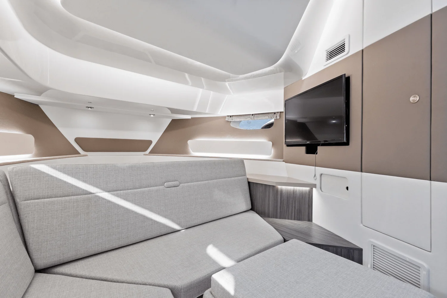 2025 Sea Ray Sundancer 370 Outboard Image Thumbnail #36