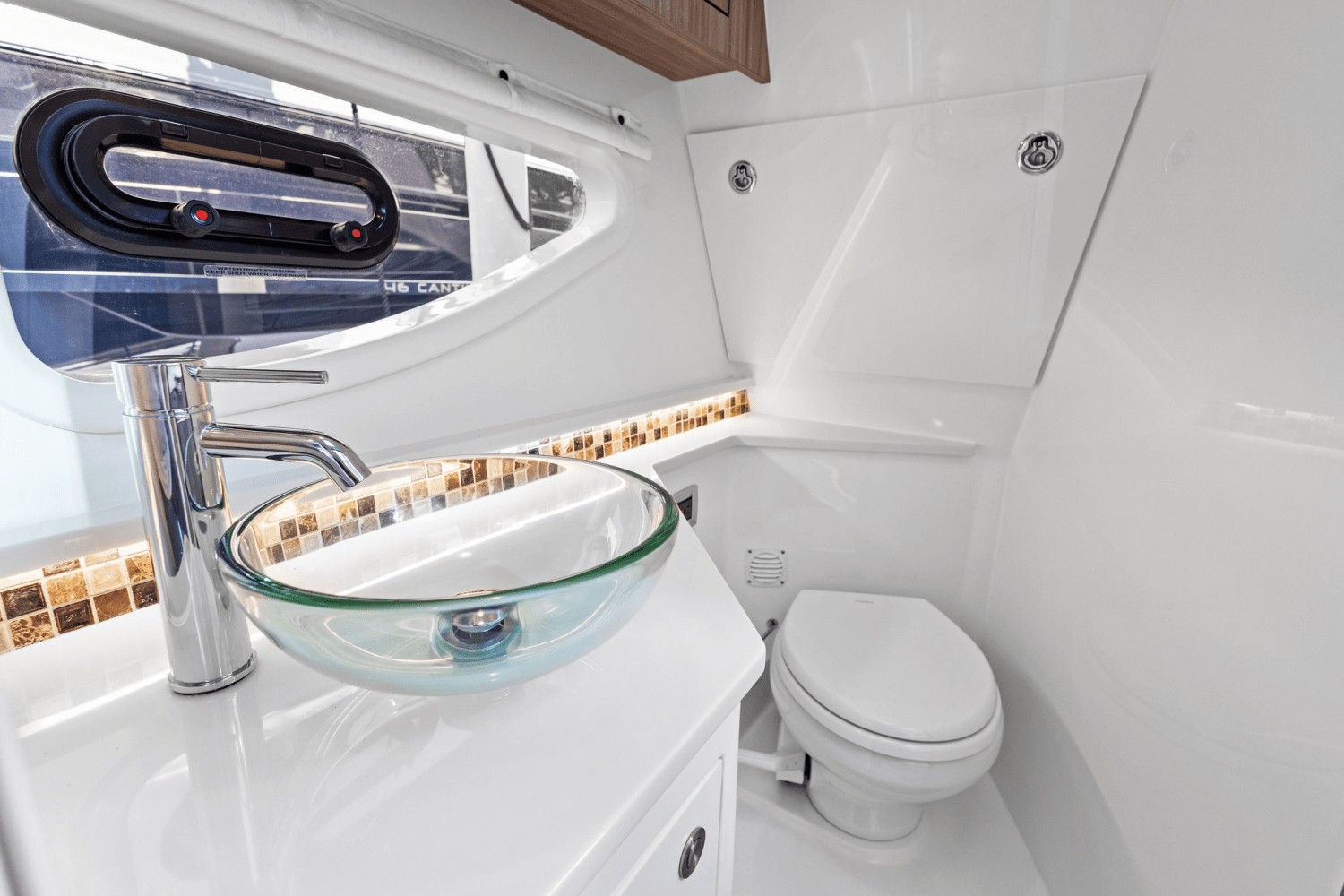 2025 Sea Ray Sundancer 370 Outboard Image Thumbnail #33