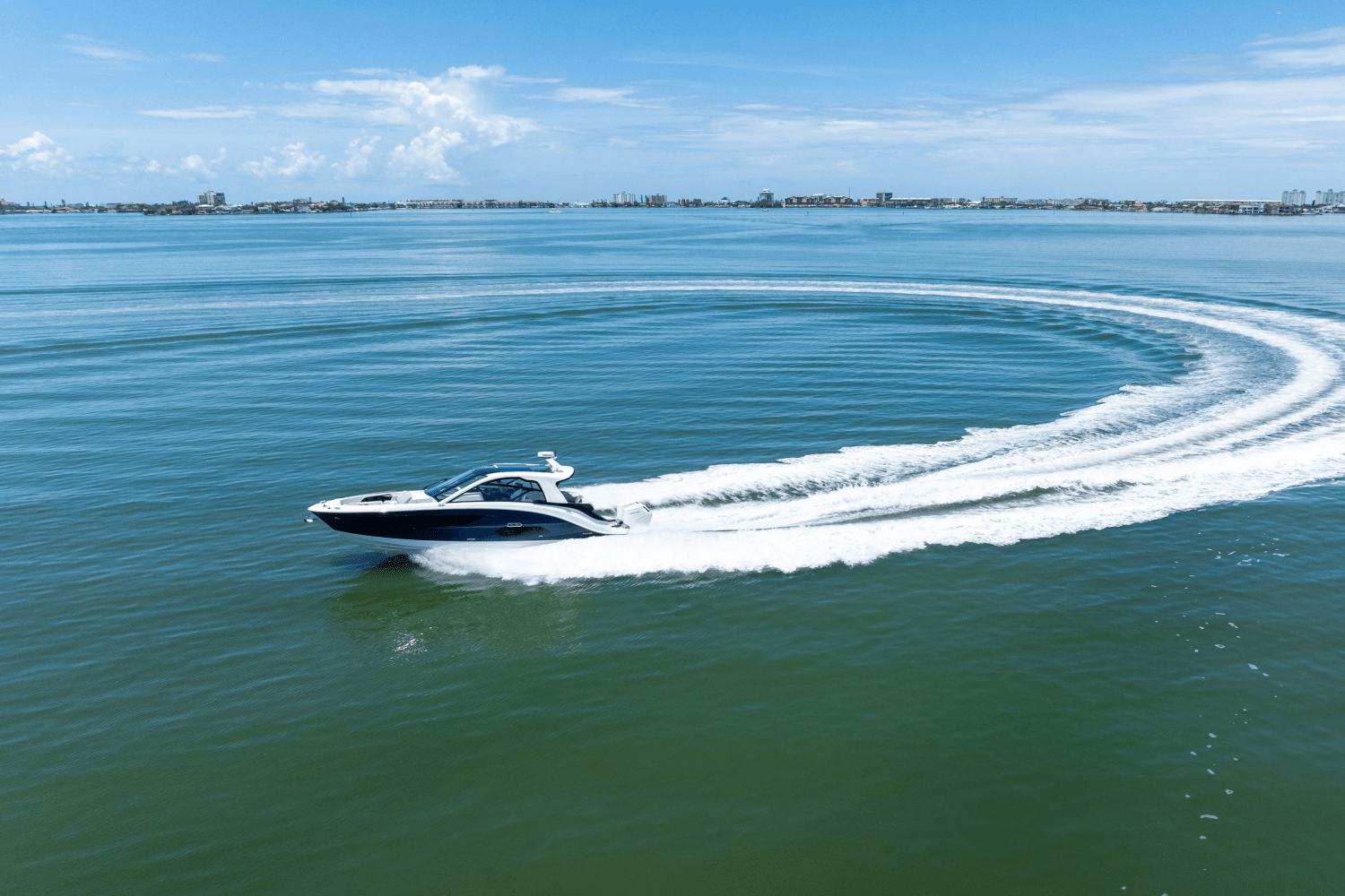 2025 Sea Ray Sundancer 370 Outboard Image Thumbnail #27