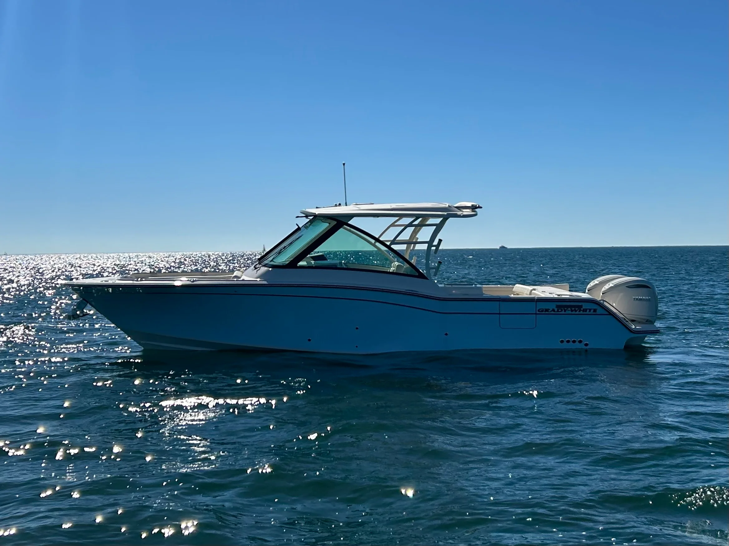 2026 Grady-White Freedom 325 Image Thumbnail #1