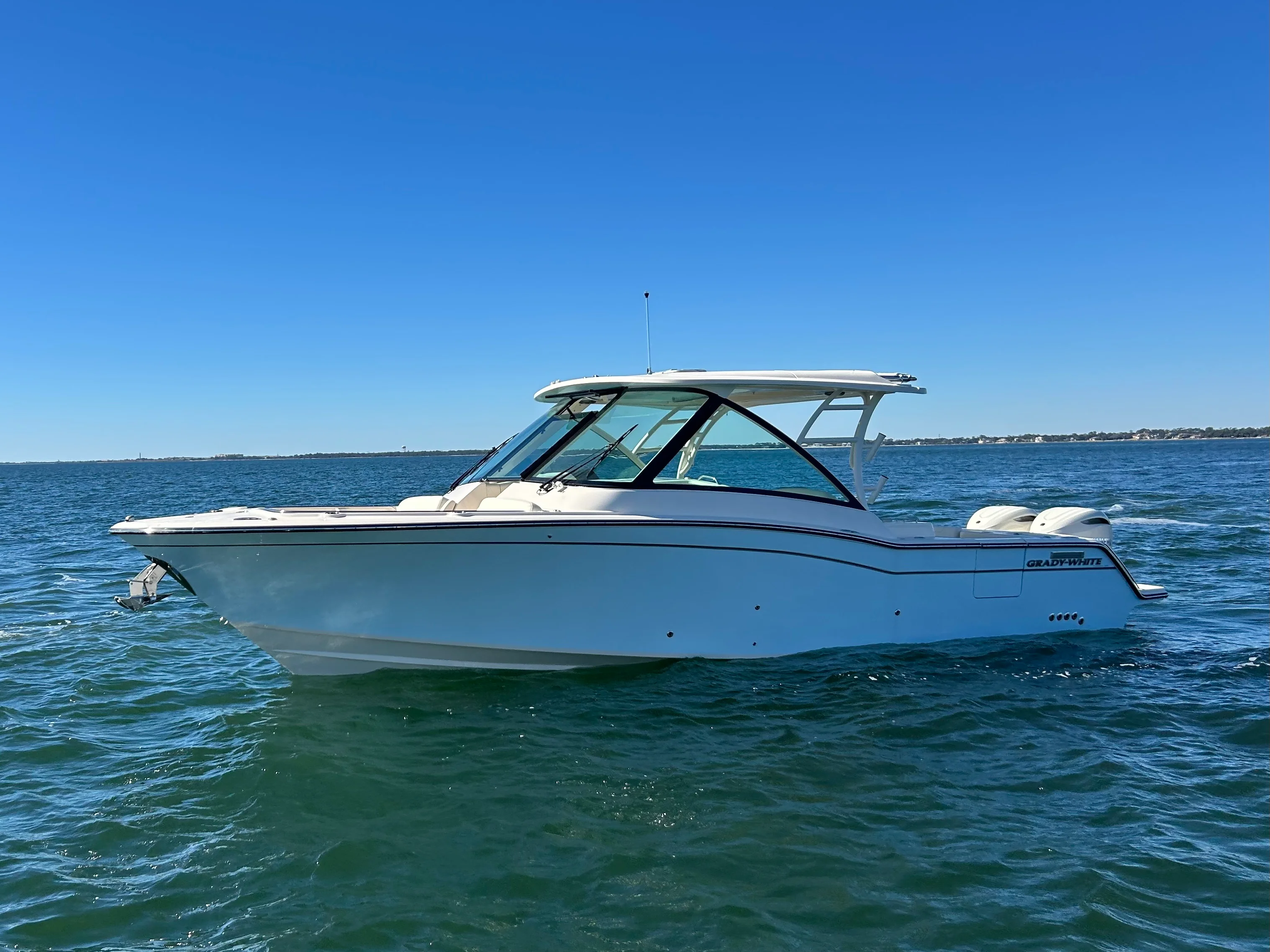 2026 Grady-White Freedom 325 Image Thumbnail #7