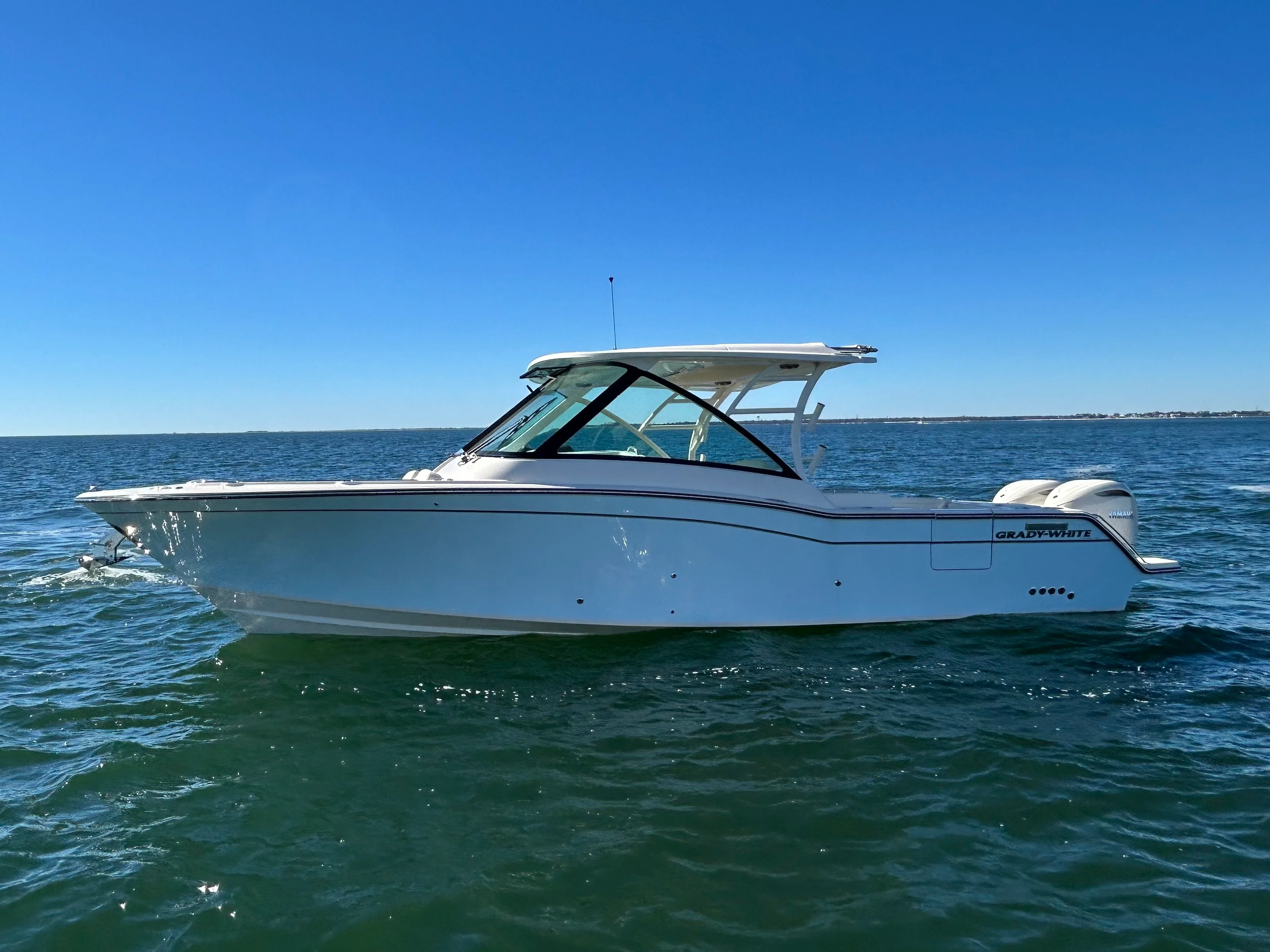 2026 Grady-White Freedom 325 Image Thumbnail #0