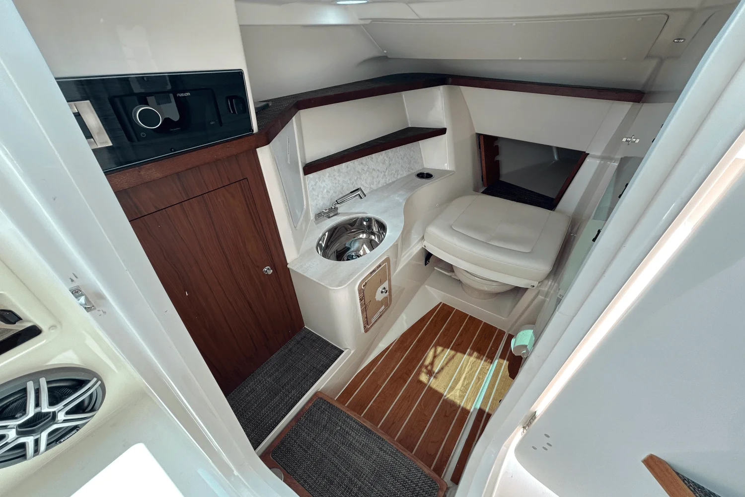 2026 Grady-White Freedom 325 Image Thumbnail #18