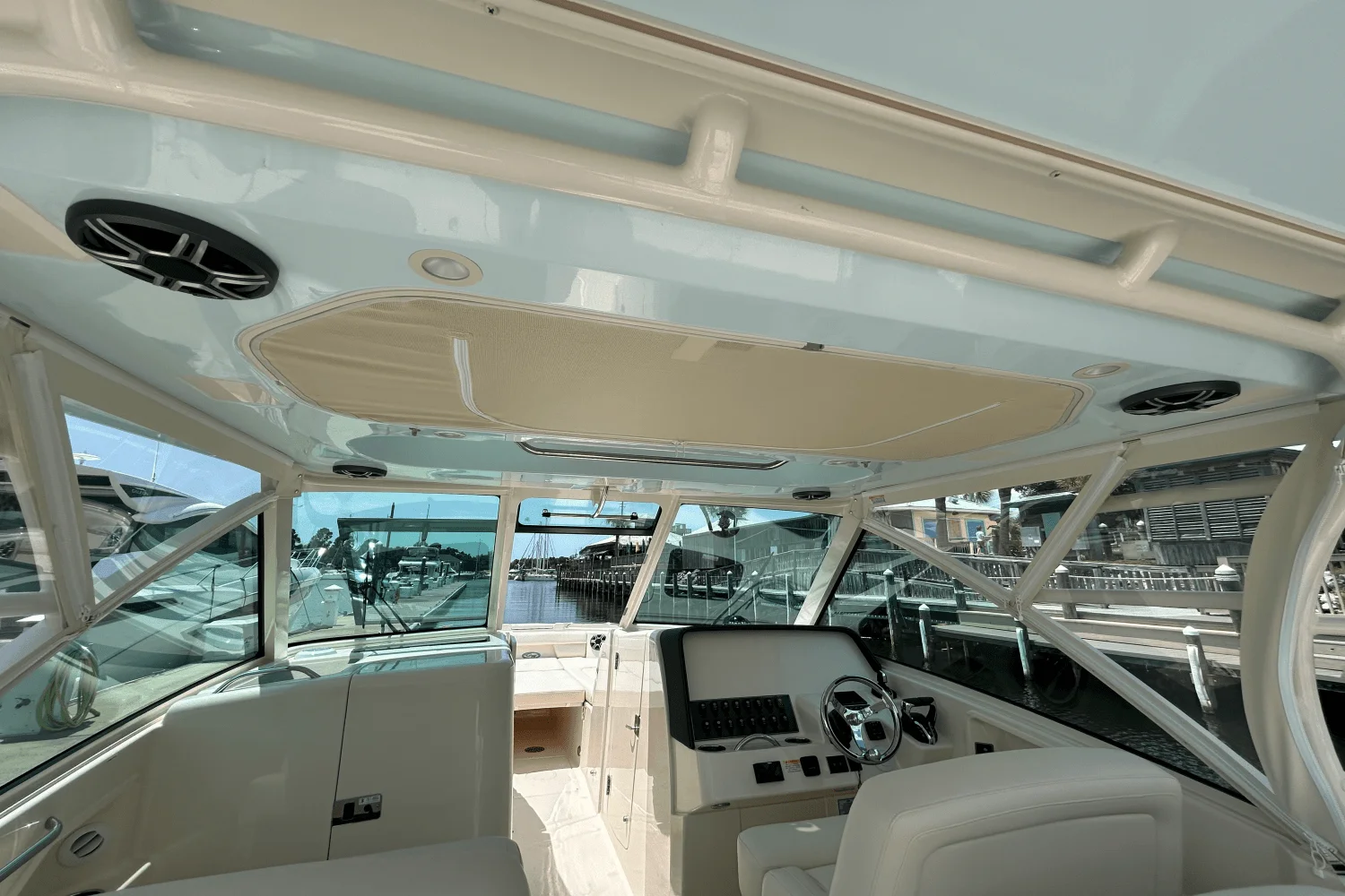 2026 Grady-White Freedom 325 Image Thumbnail #24