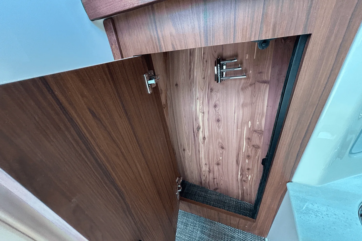 2026 Grady-White Freedom 325 Image Thumbnail #19