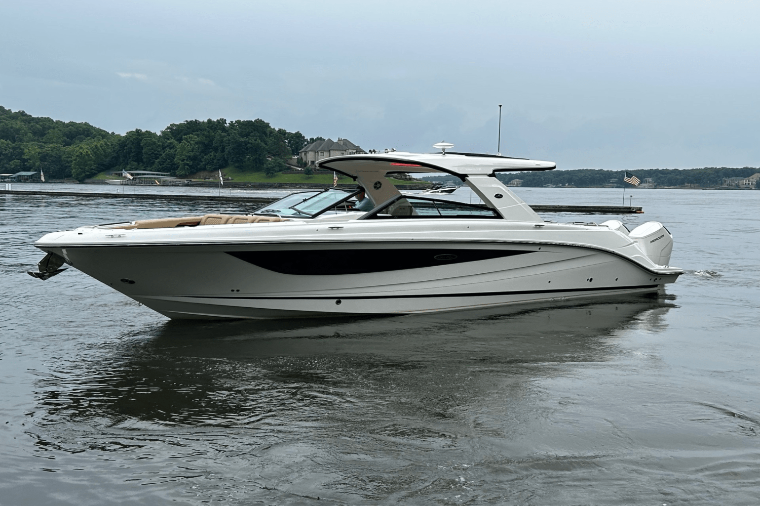 2025 Sea Ray SLX 400 Outboard Image Thumbnail #2