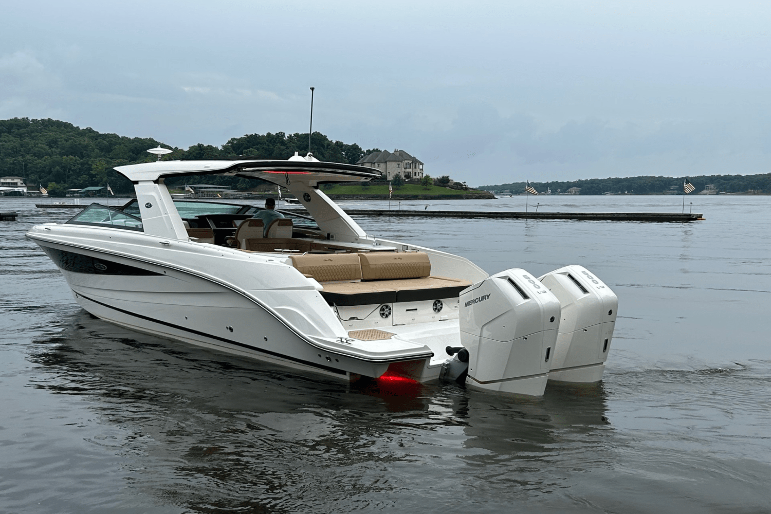 2025 Sea Ray SLX 400 Outboard Image Thumbnail #4