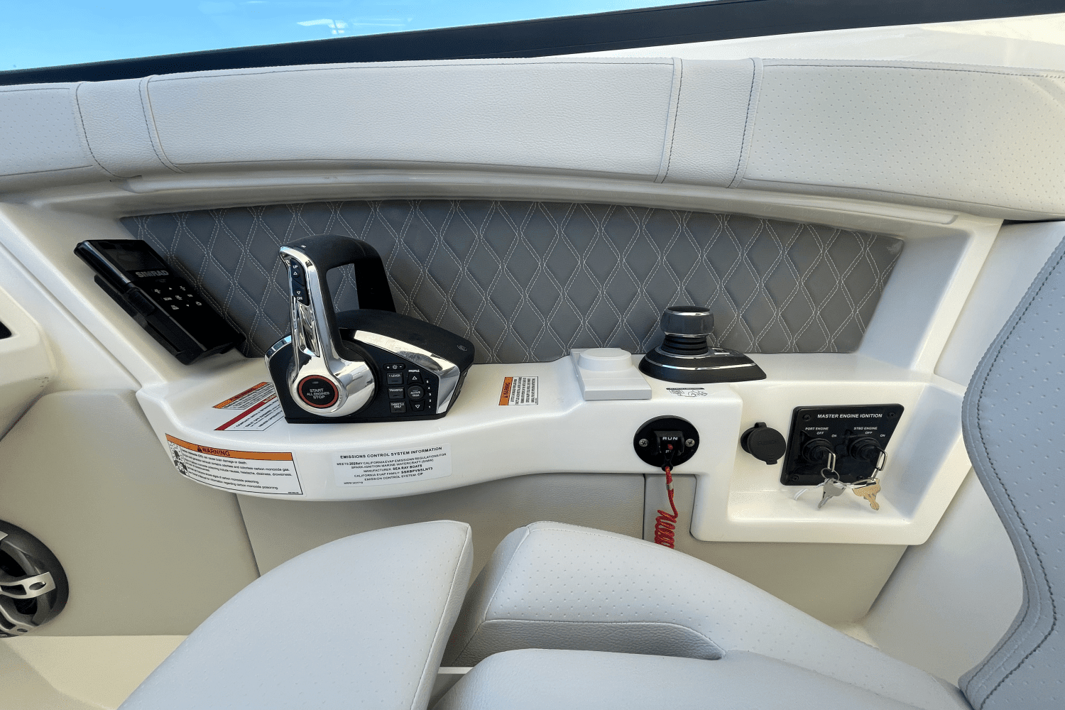 2025 Sea Ray SLX 350 Outboard Image Thumbnail #45