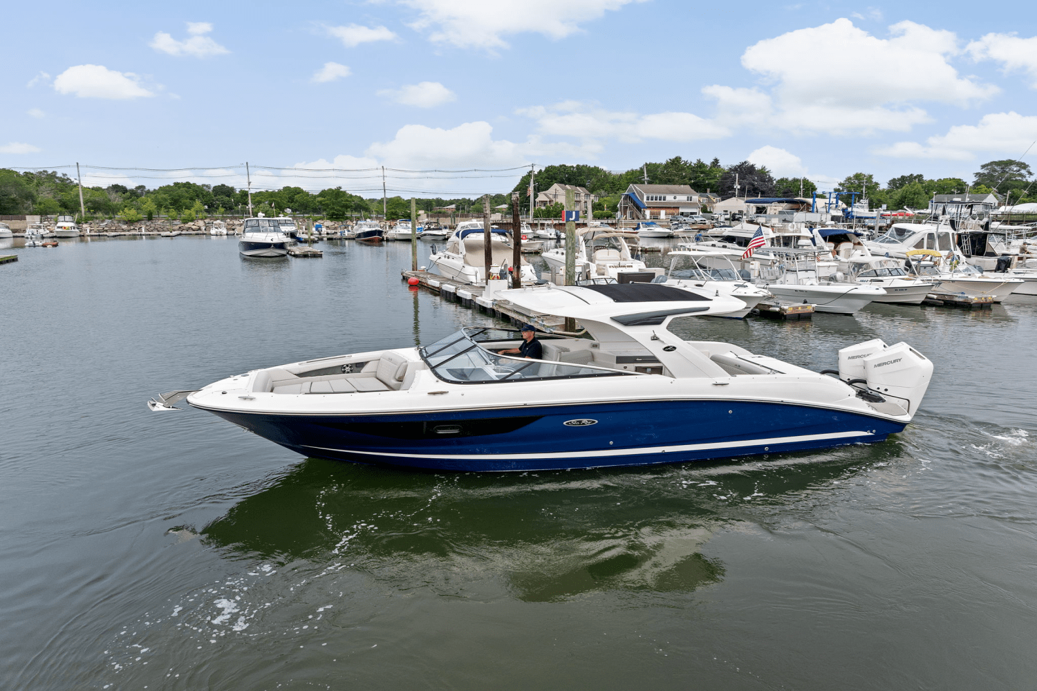 2025 Sea Ray SLX 350 Outboard Image Thumbnail #49