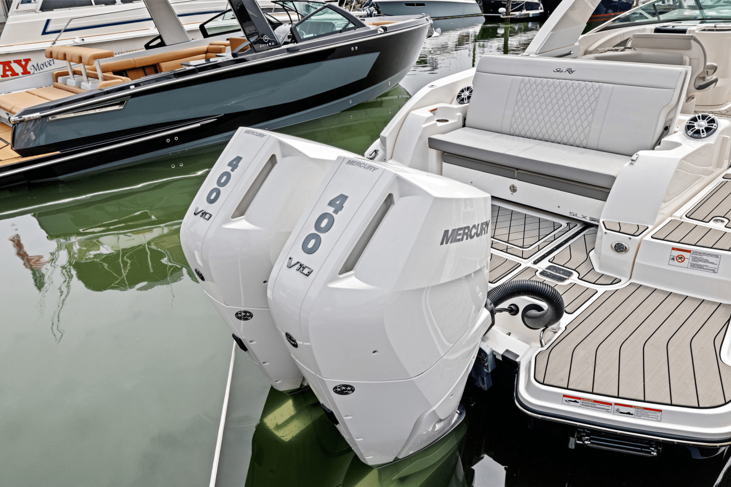 2025 Sea Ray SLX 350 Outboard Image Thumbnail #8