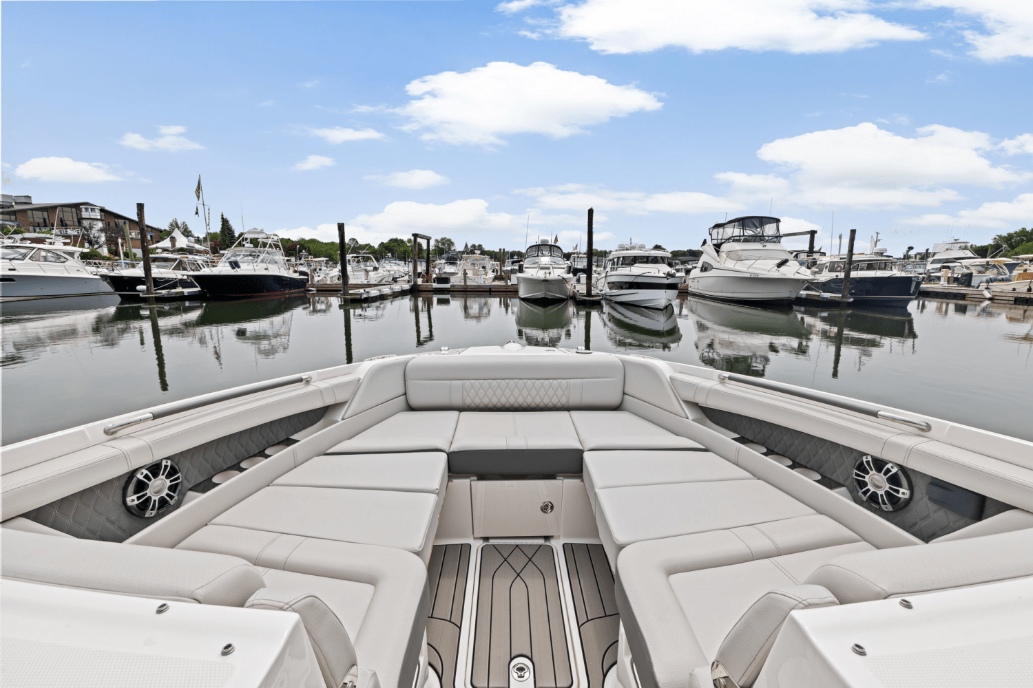 2025 Sea Ray SLX 350 Outboard Image Thumbnail #41