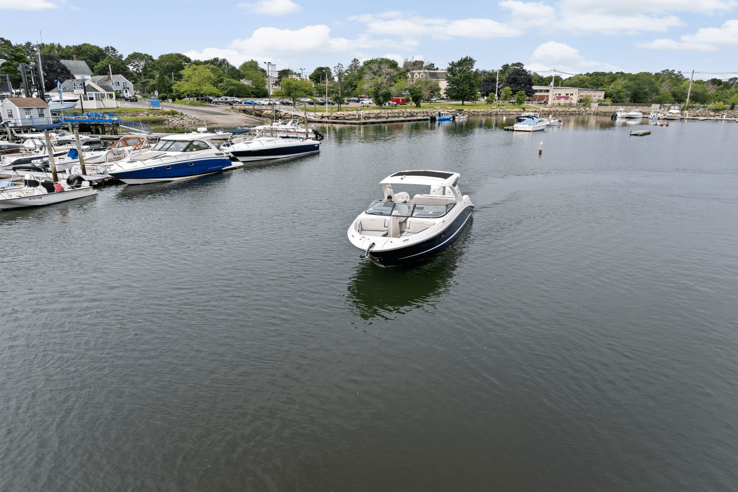 2025 Sea Ray SLX 350 Outboard Image Thumbnail #50