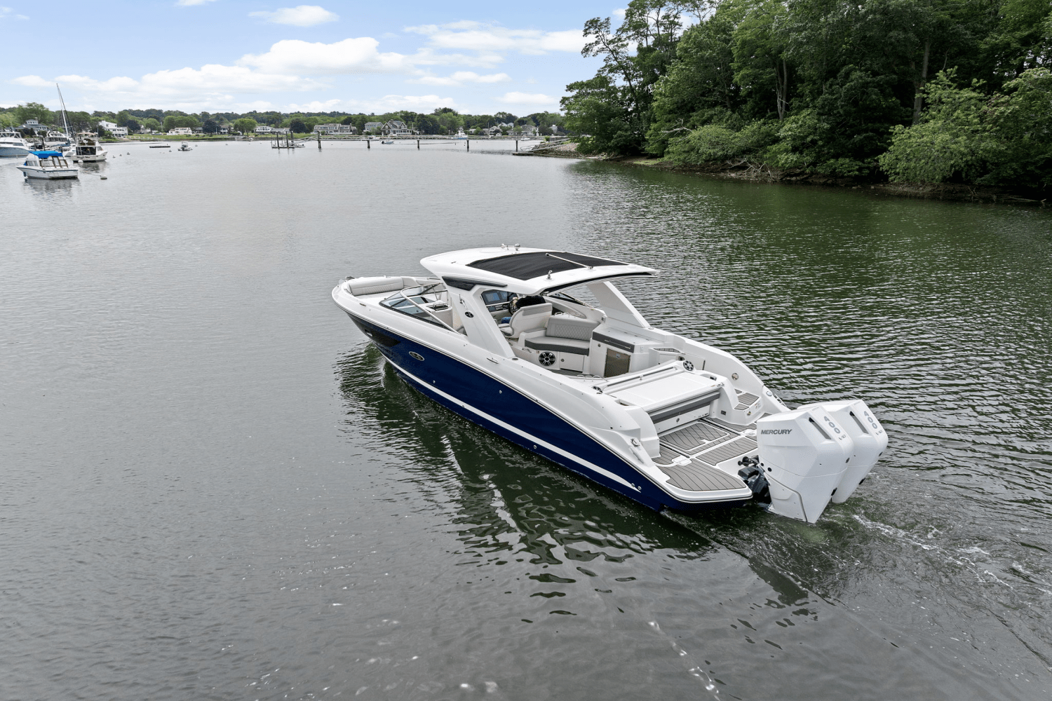 2025 Sea Ray SLX 350 Outboard Image Thumbnail #56