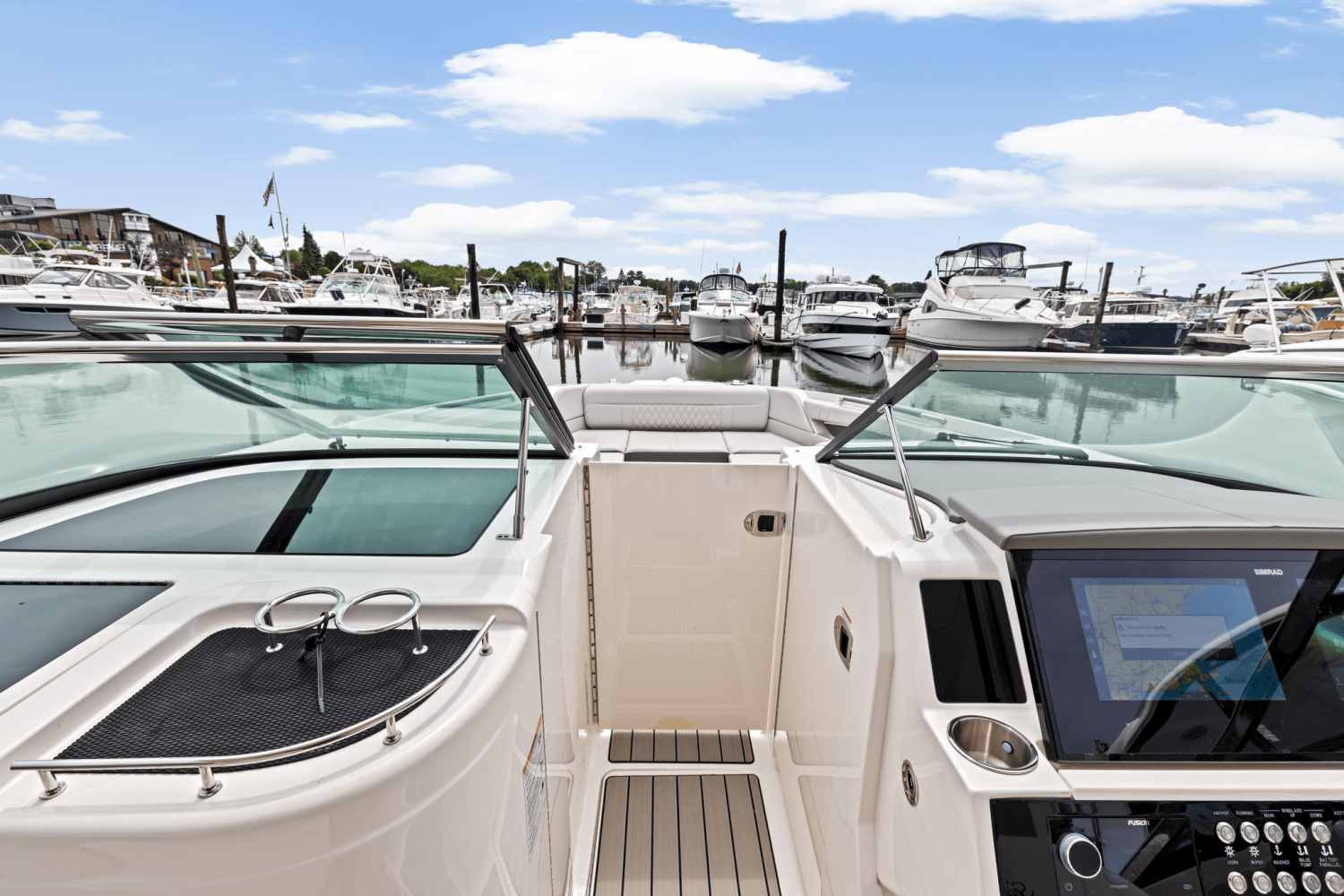 2025 Sea Ray SLX 350 Outboard Image Thumbnail #40