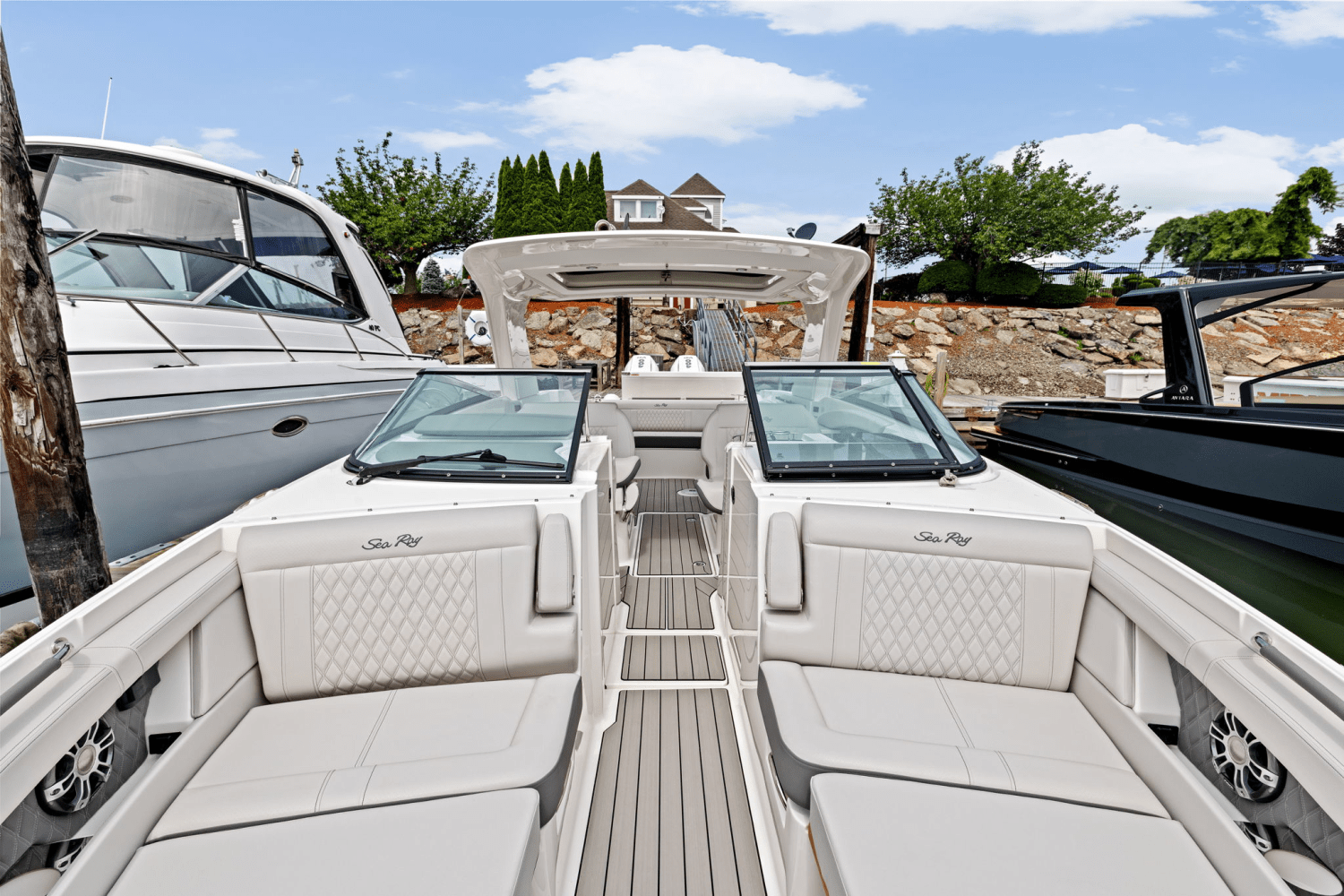 2025 Sea Ray SLX 350 Outboard Image Thumbnail #43