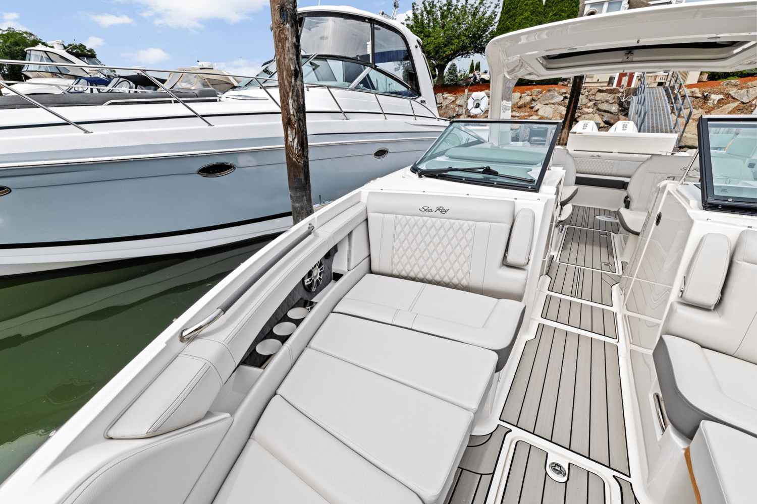 2025 Sea Ray SLX 350 Outboard Image Thumbnail #45