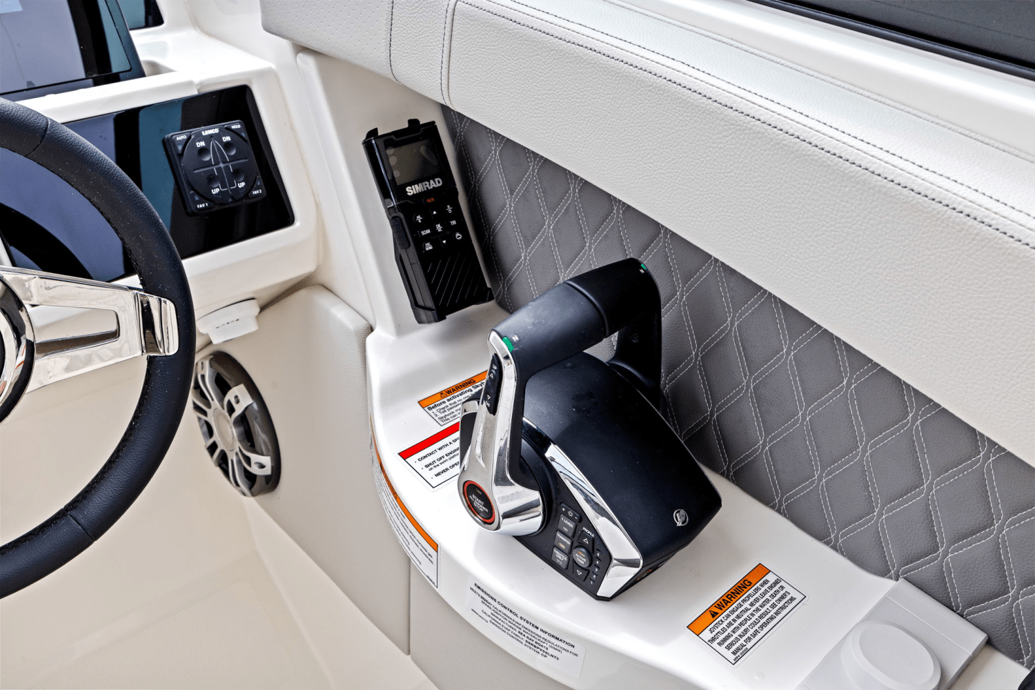 2025 Sea Ray SLX 350 Outboard Image Thumbnail #31