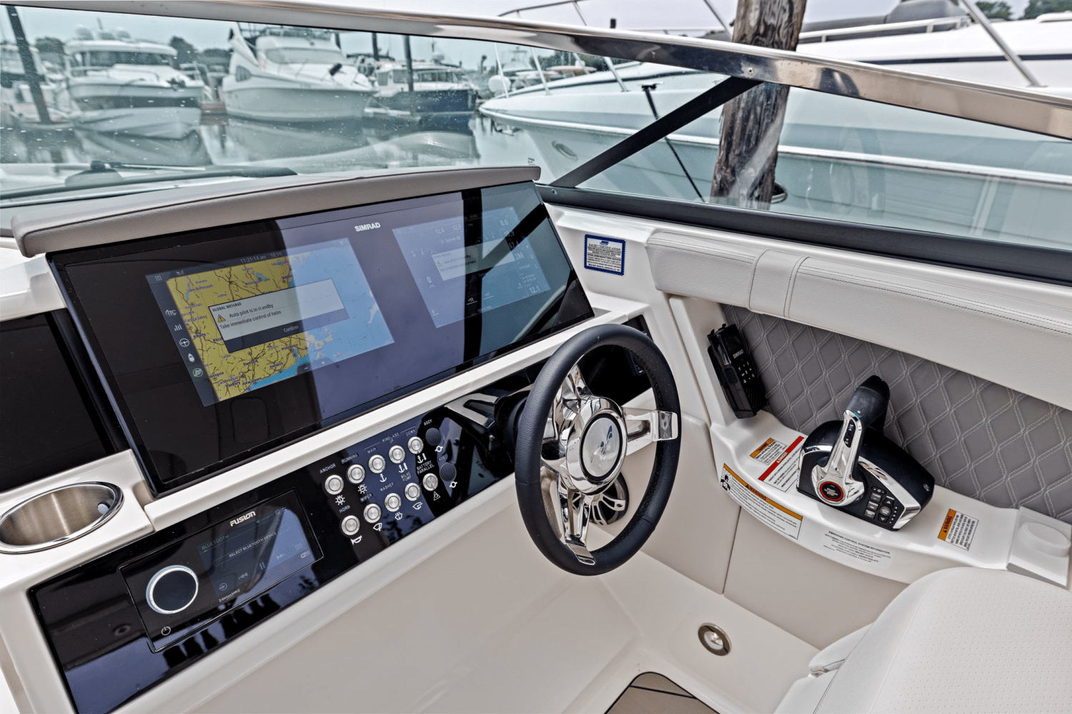 2025 Sea Ray SLX 350 Outboard Image Thumbnail #27