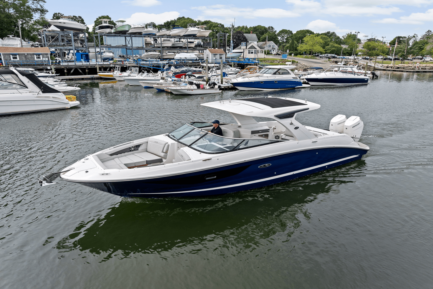 2025 Sea Ray SLX 350 Outboard Image Thumbnail #52