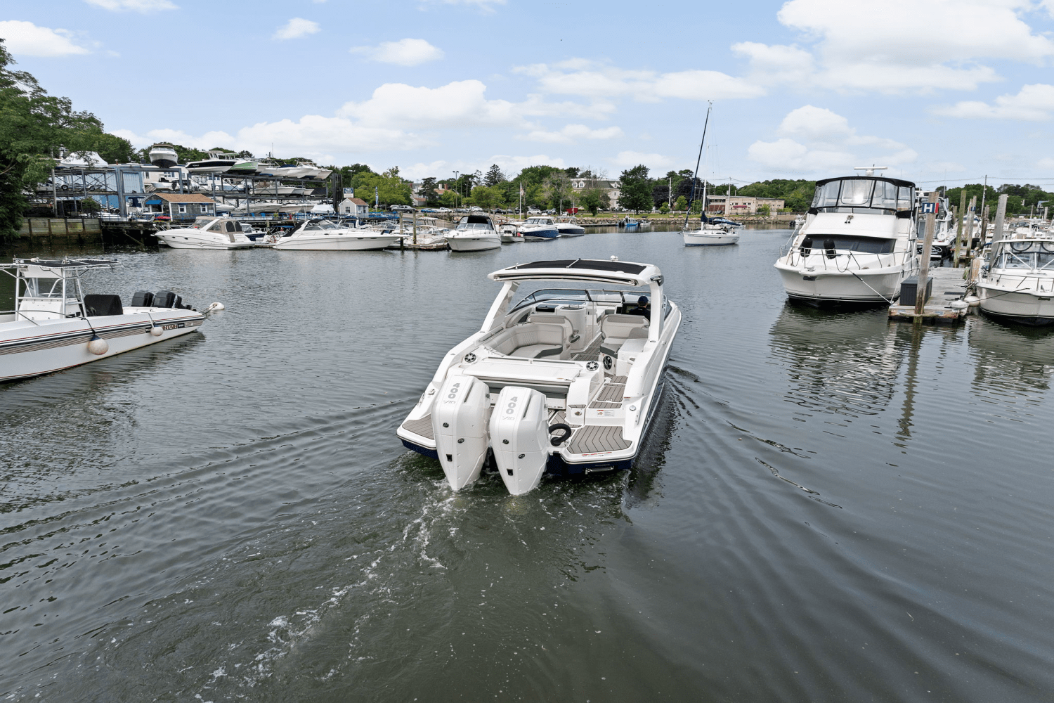 2025 Sea Ray SLX 350 Outboard Image Thumbnail #47