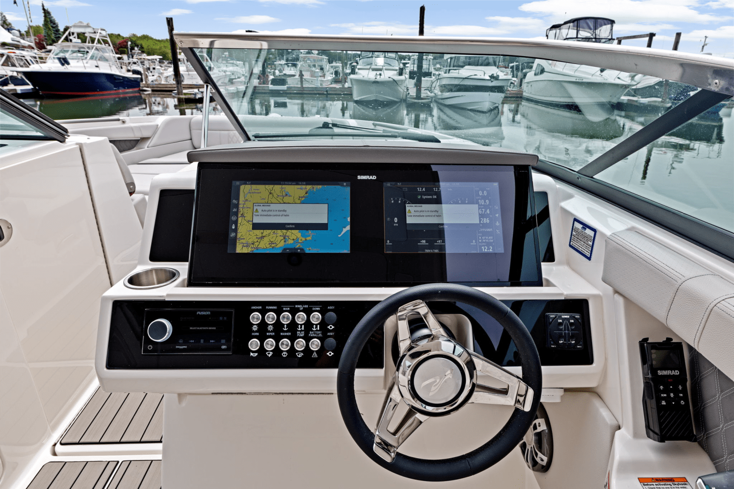 2025 Sea Ray SLX 350 Outboard Image Thumbnail #29
