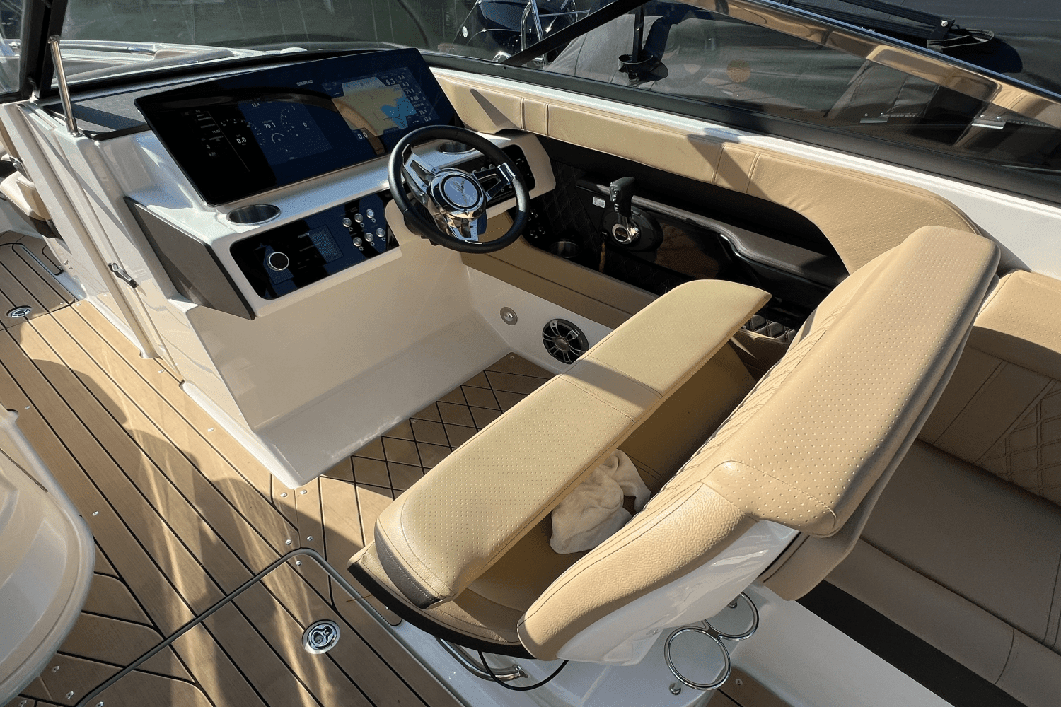 2022 Sea Ray 280 SLX Image Thumbnail #3