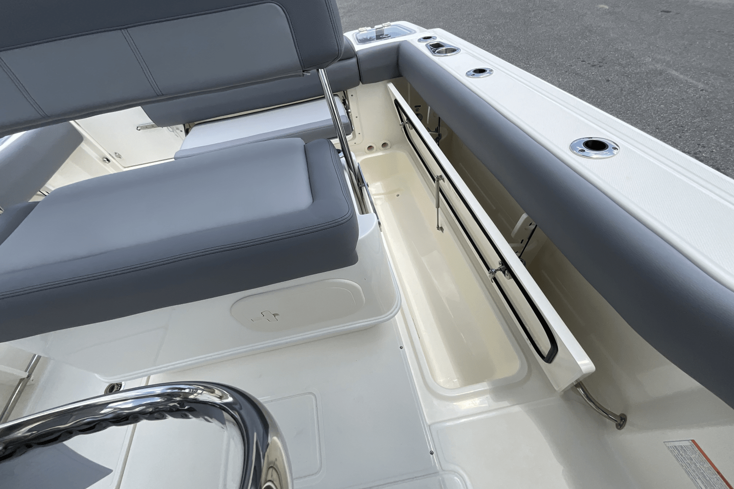 2025 Boston Whaler 230 Outrage Image Thumbnail #39