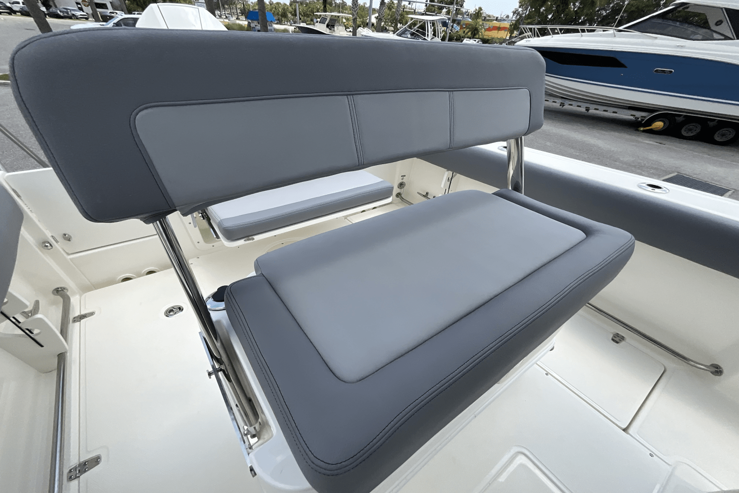 2025 Boston Whaler 230 Outrage Image Thumbnail #27