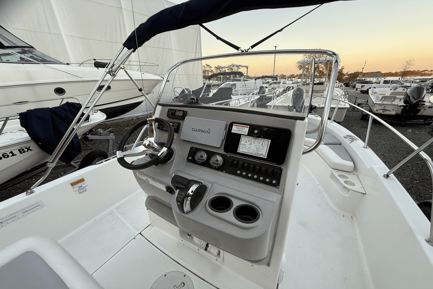 2014 Boston Whaler 210 DAUNTLESS Image Thumbnail #8