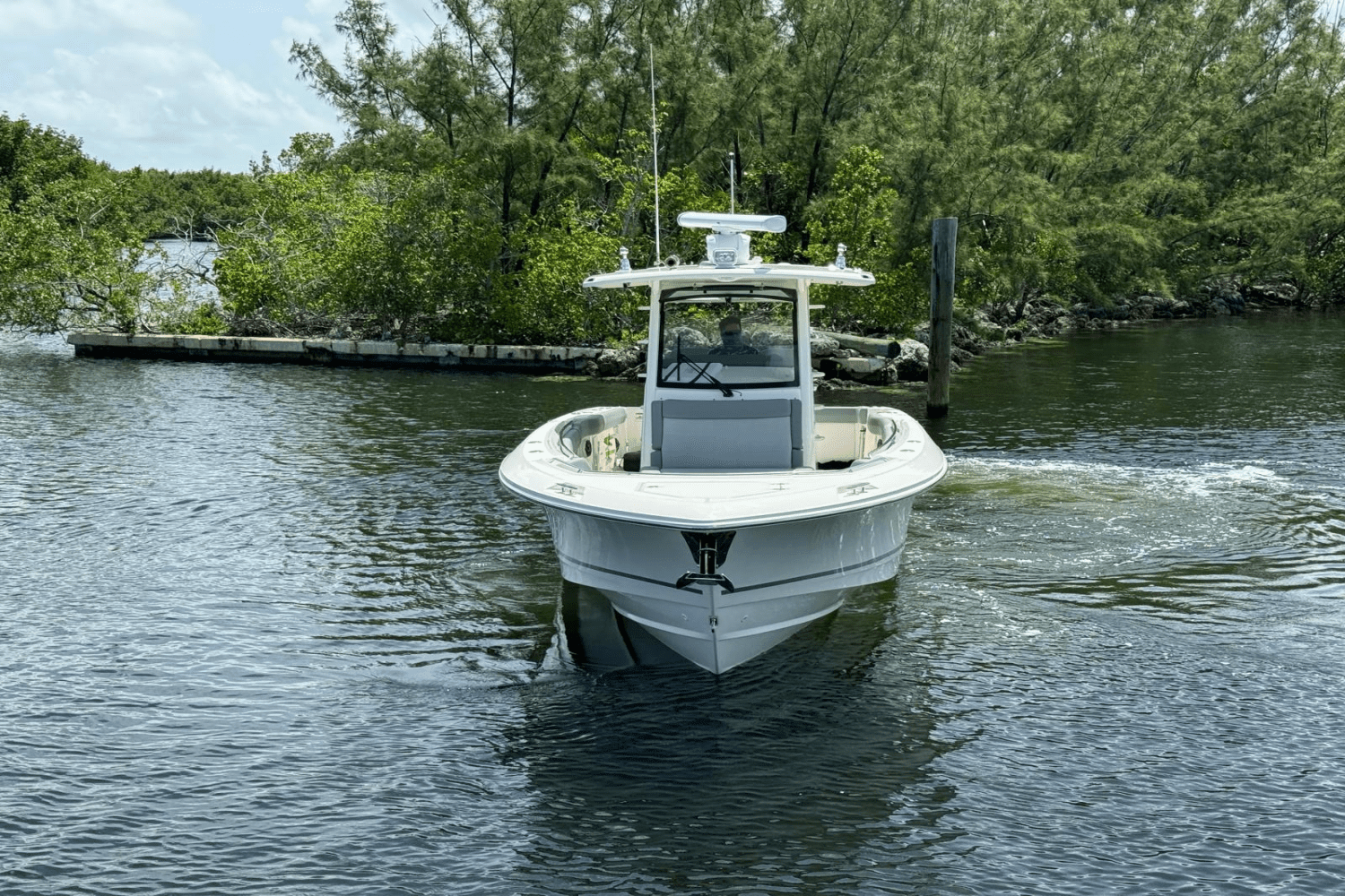 2024 Boston Whaler 330 OUTRAGE Image Thumbnail #4