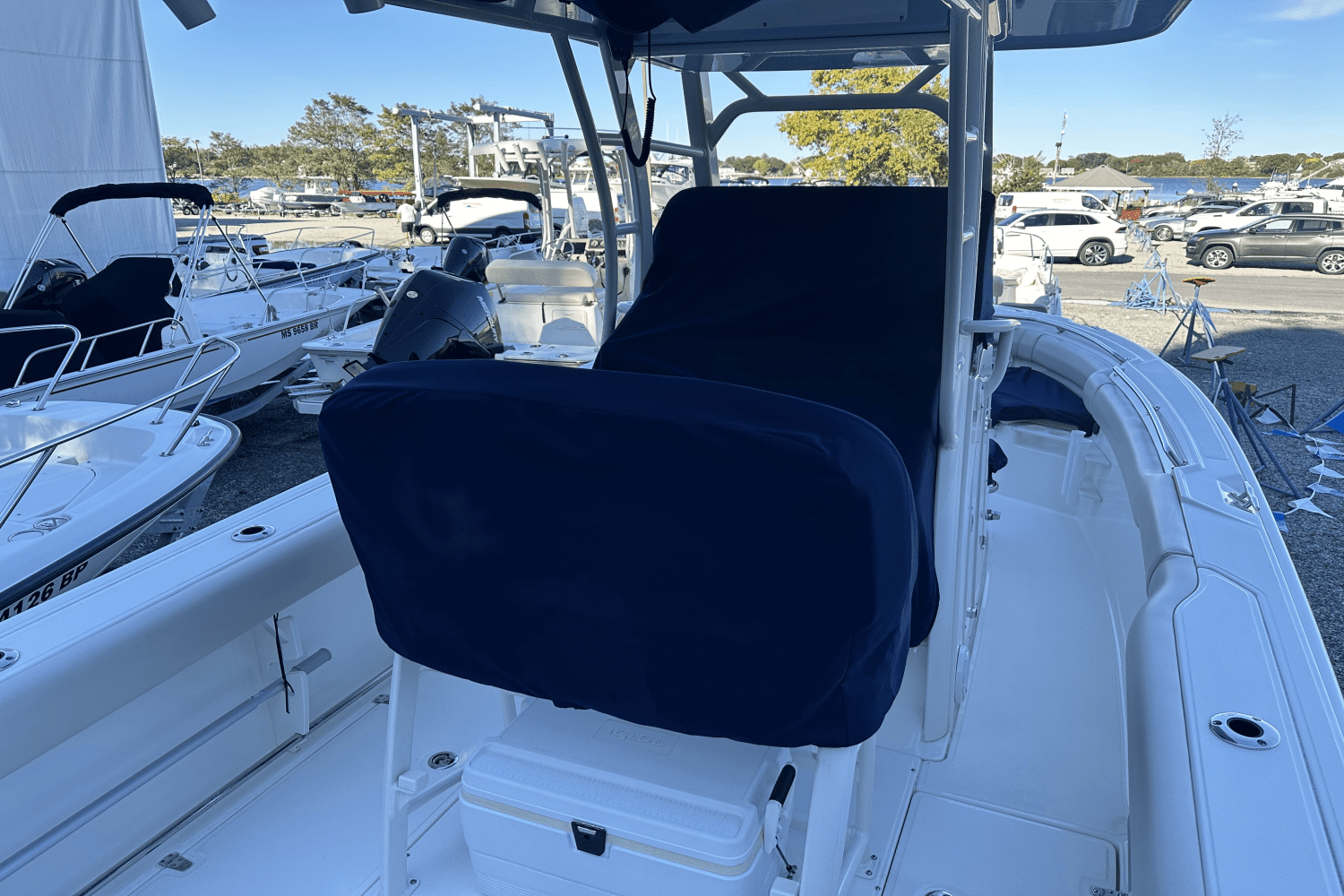 2021 Boston Whaler 230 OUTRAGE Image Thumbnail #6