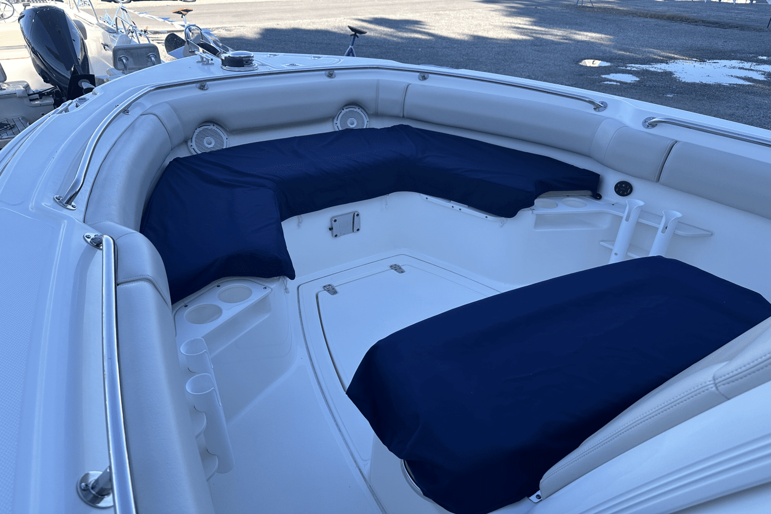 2021 Boston Whaler 230 OUTRAGE Image Thumbnail #11