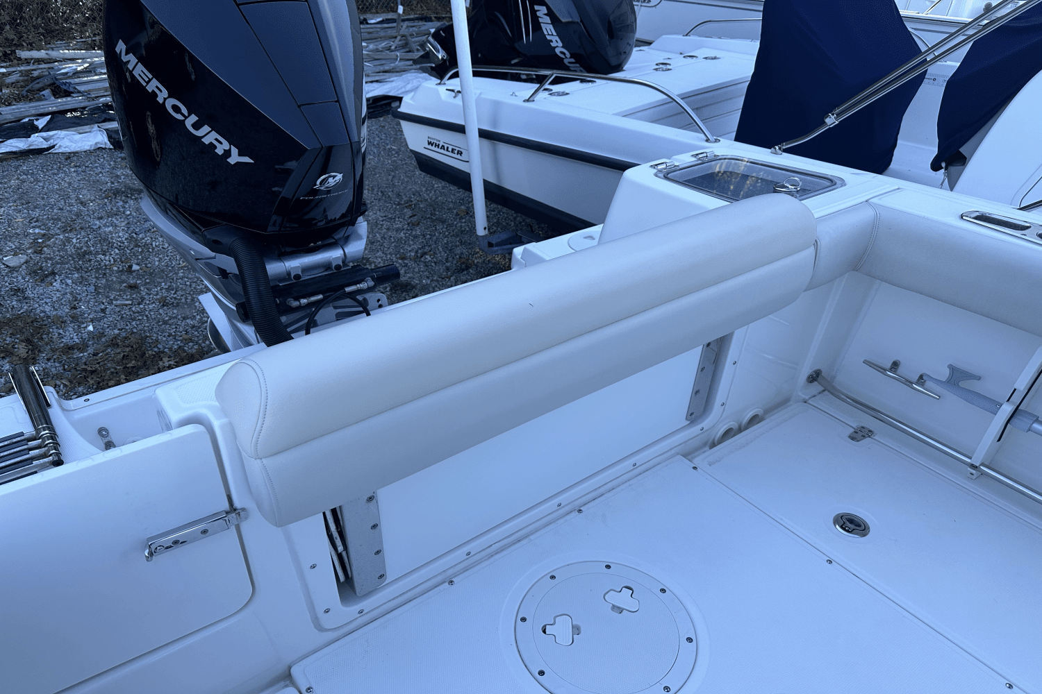 2021 Boston Whaler 230 OUTRAGE Image Thumbnail #8