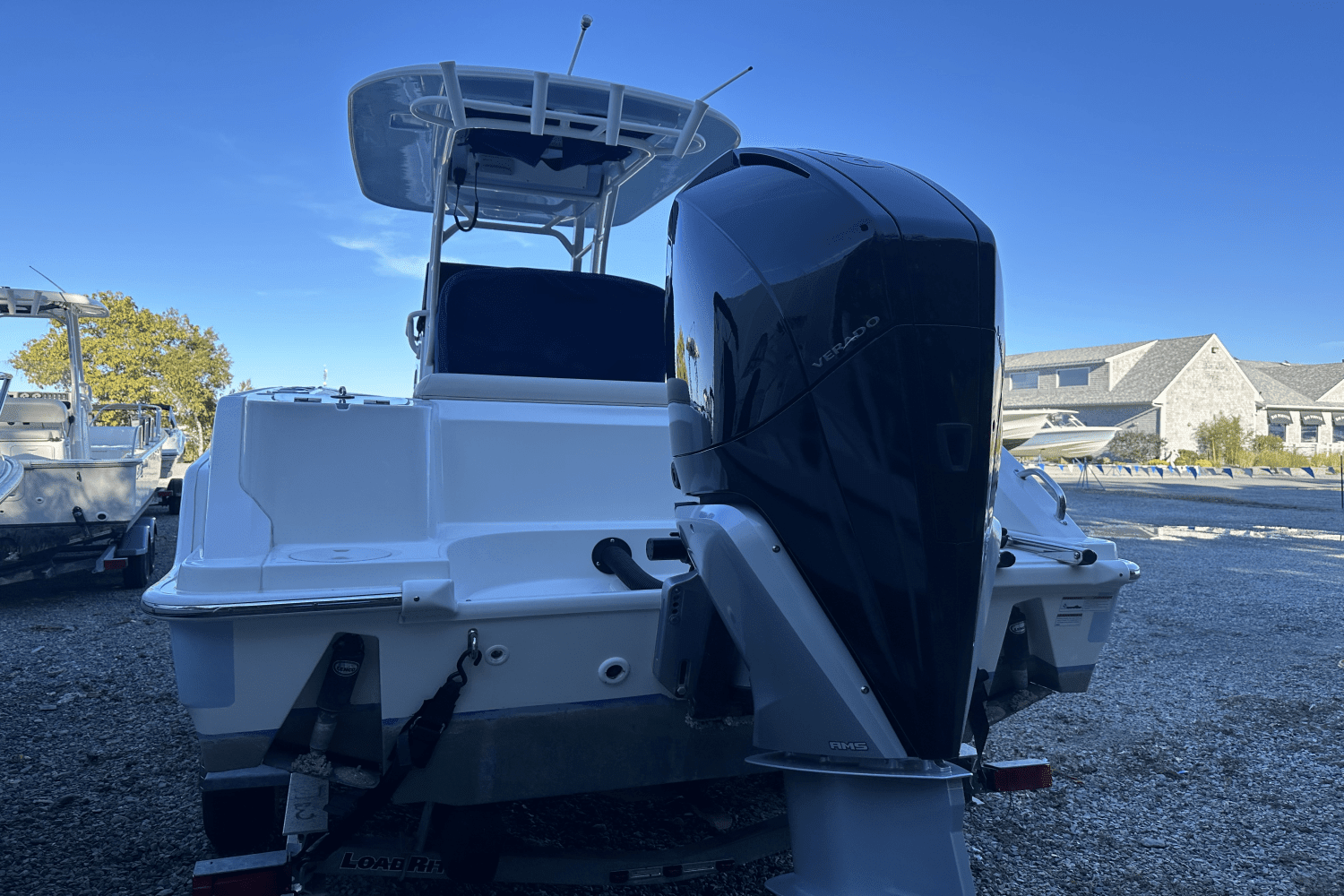 2021 Boston Whaler 230 OUTRAGE Image Thumbnail #2