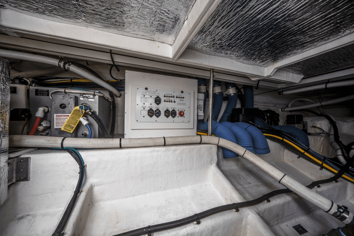 2023 Cruisers Yachts 34 GLS OUTBOARD Image Thumbnail #27