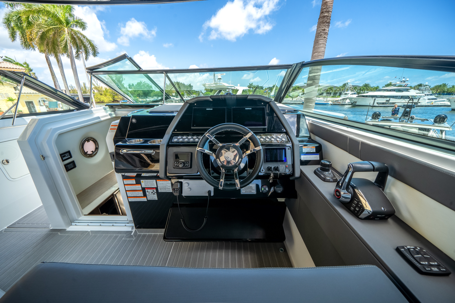 2023 Cruisers Yachts 34 GLS OUTBOARD Image Thumbnail #17