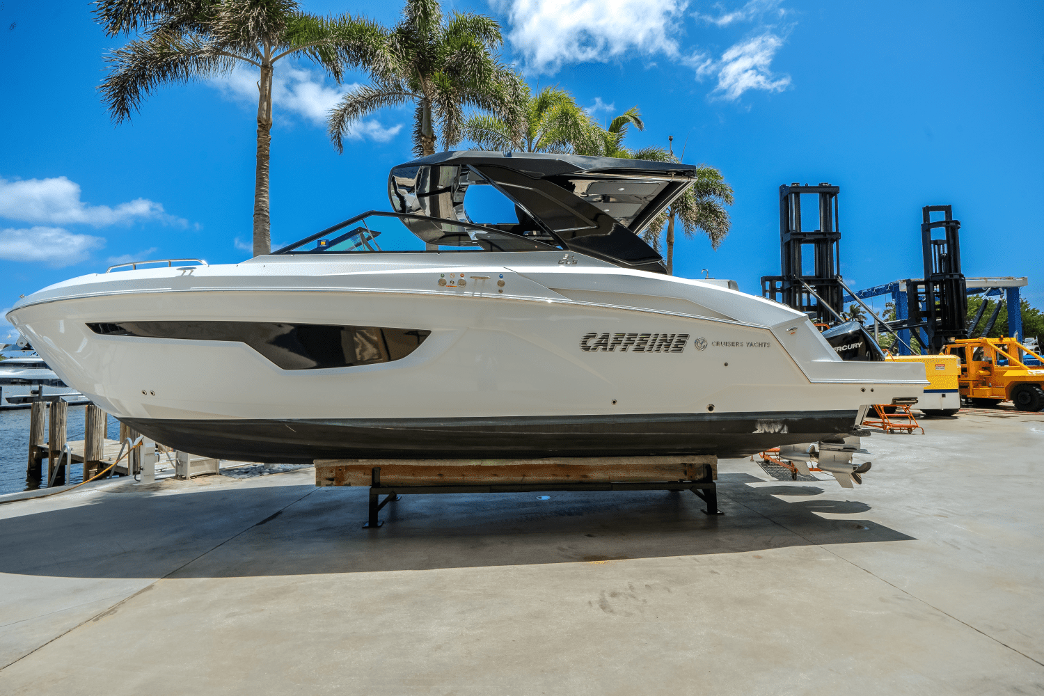 2023 Cruisers Yachts 34 GLS OUTBOARD Image Thumbnail #3
