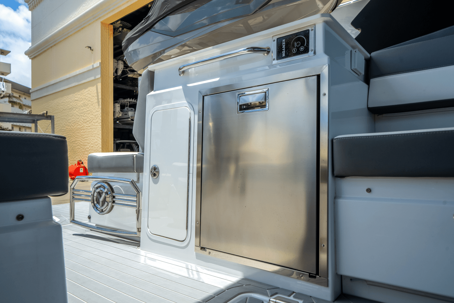 2023 Cruisers Yachts 34 GLS OUTBOARD Image Thumbnail #9
