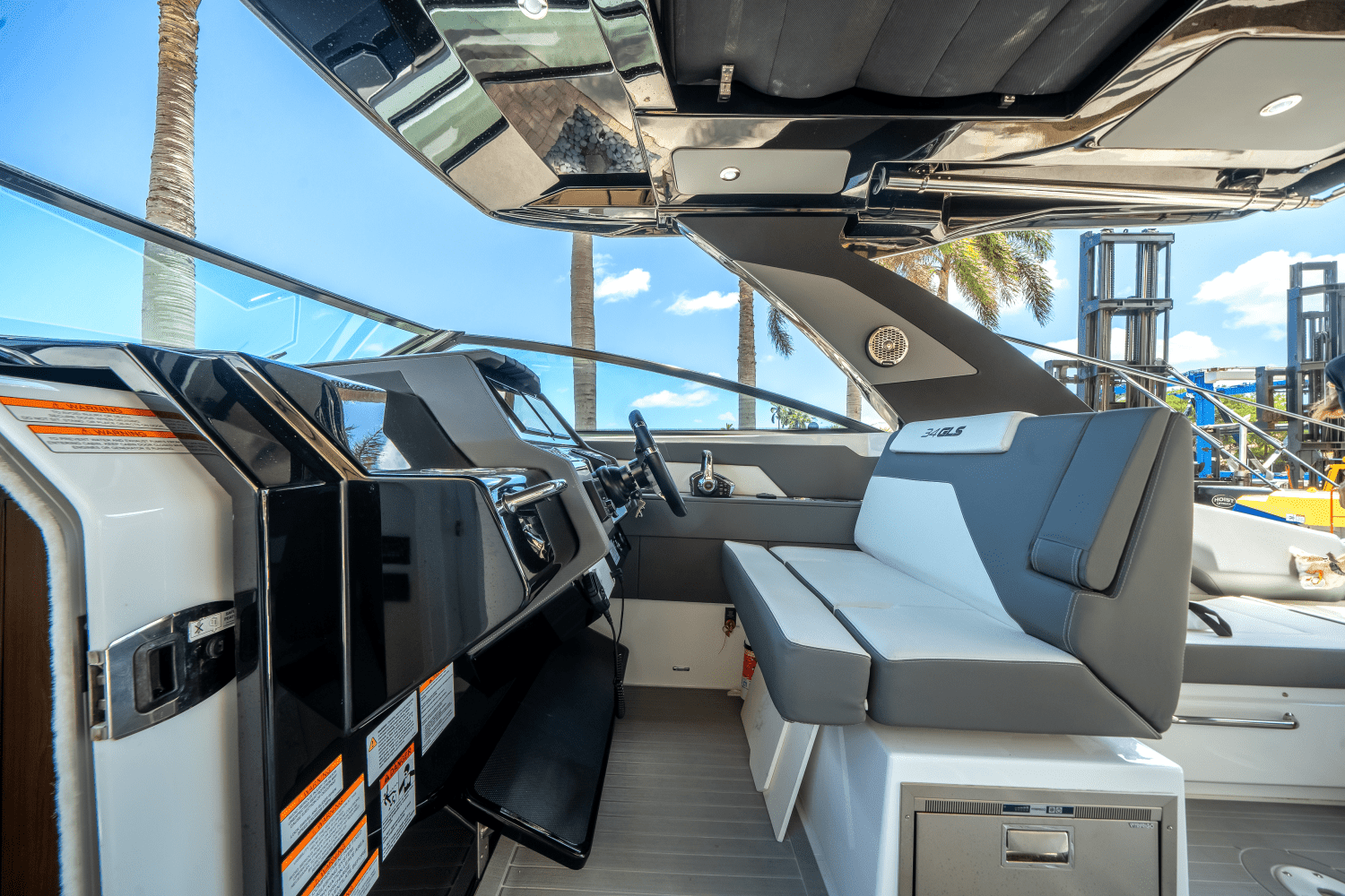 2023 Cruisers Yachts 34 GLS OUTBOARD Image Thumbnail #16