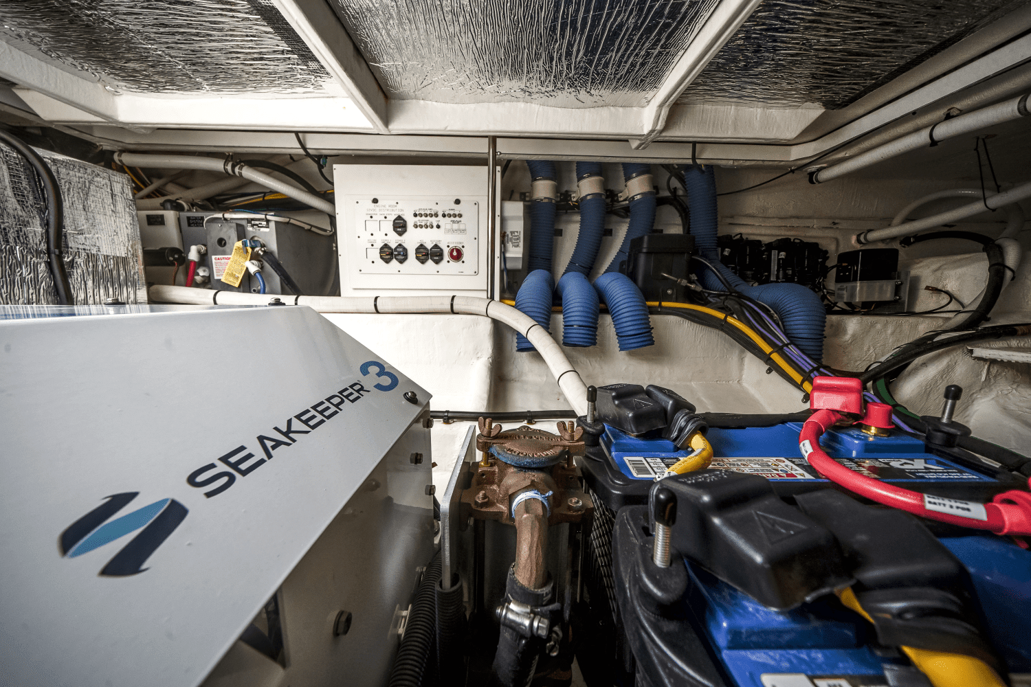 2023 Cruisers Yachts 34 GLS OUTBOARD Image Thumbnail #1