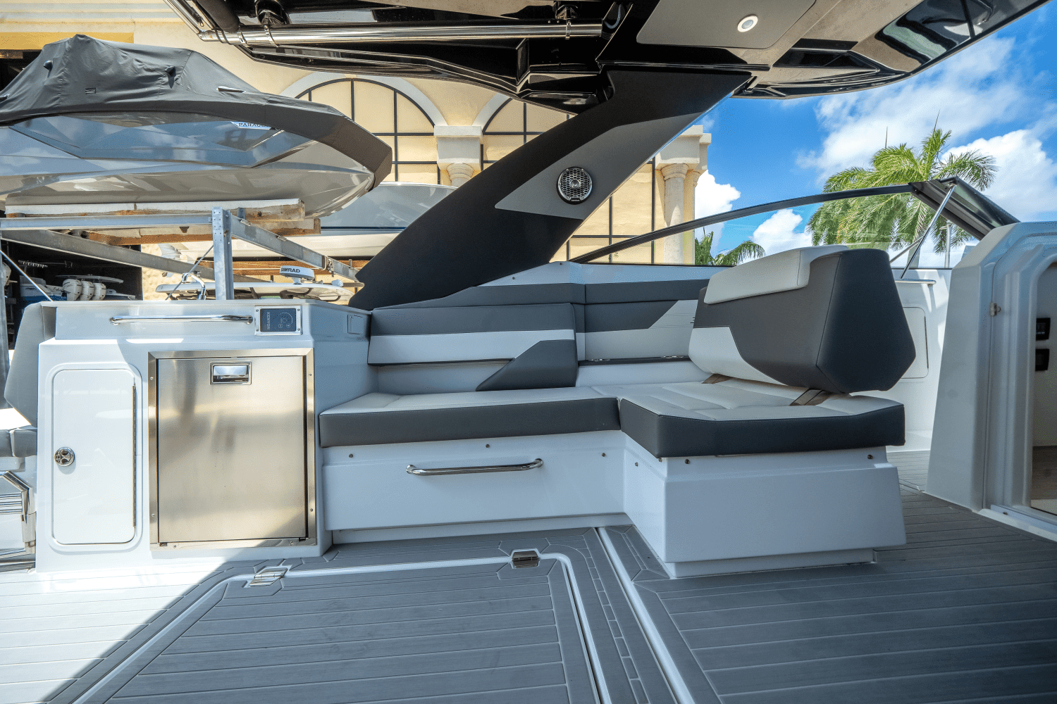 2023 Cruisers Yachts 34 GLS OUTBOARD Image Thumbnail #12